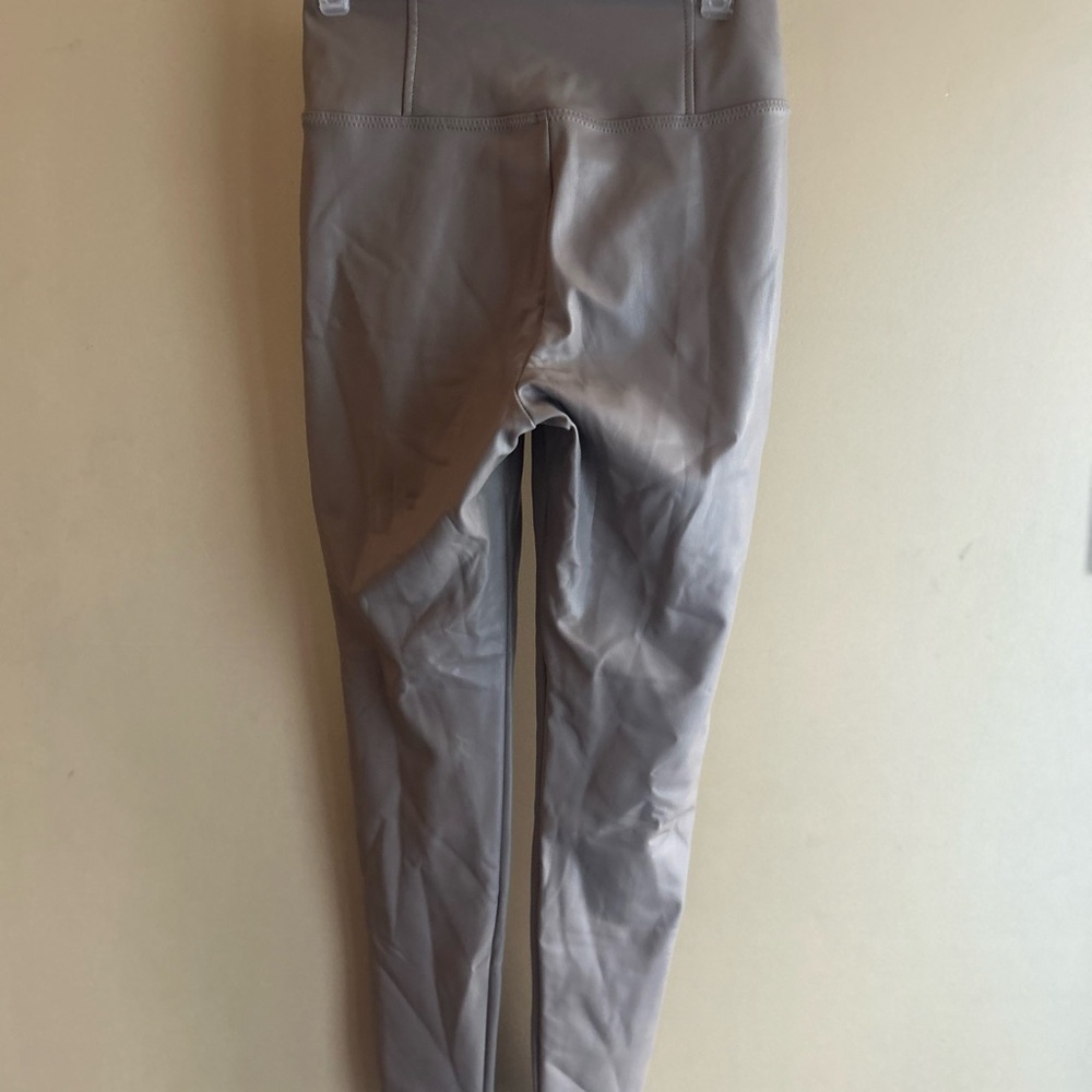 ✌️4 for $20✌️ Vegan leather leggings - Picture 8 of 9